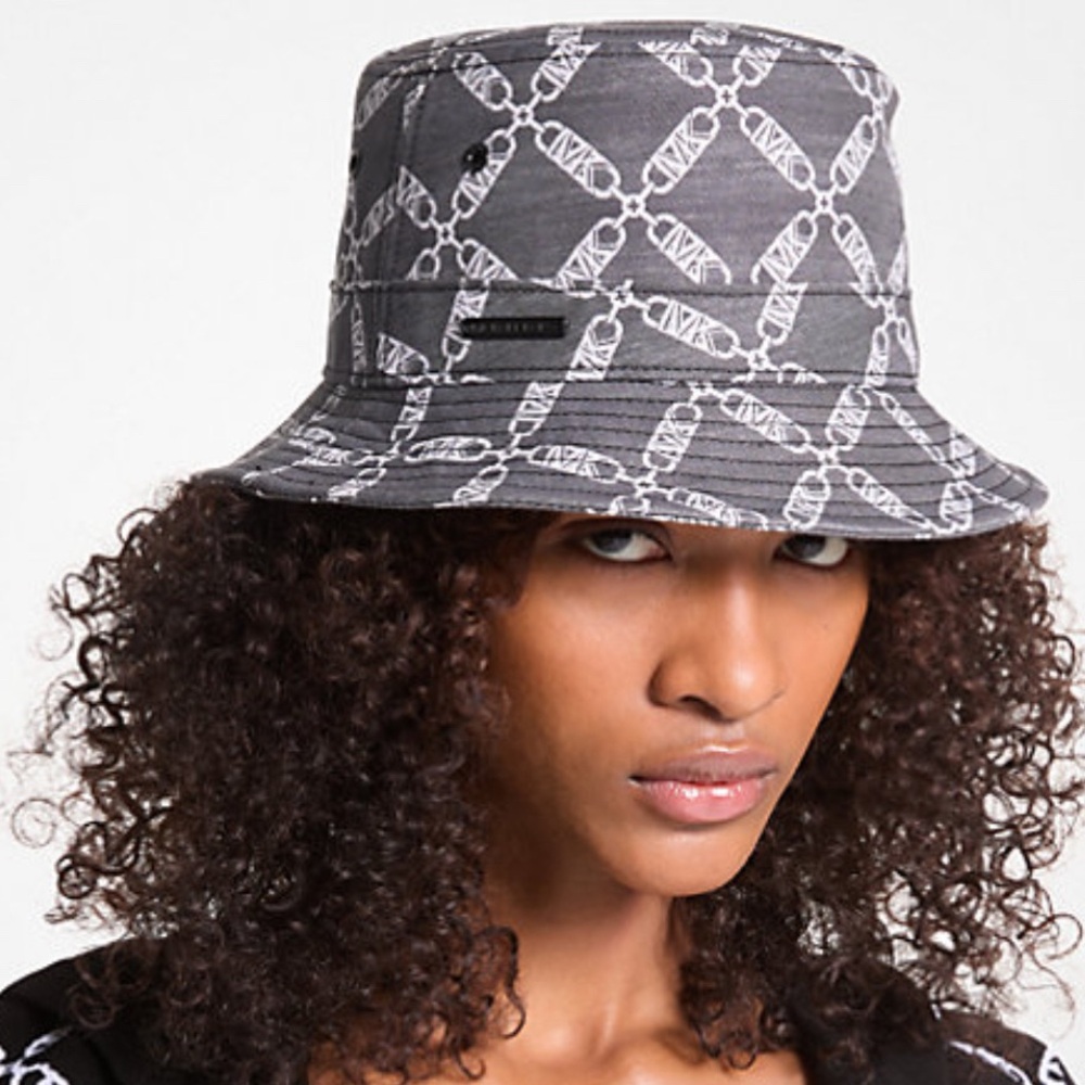 Michael Kors Empire Logo Jacquard One Size Bucket Hat Black/White MSRP $98